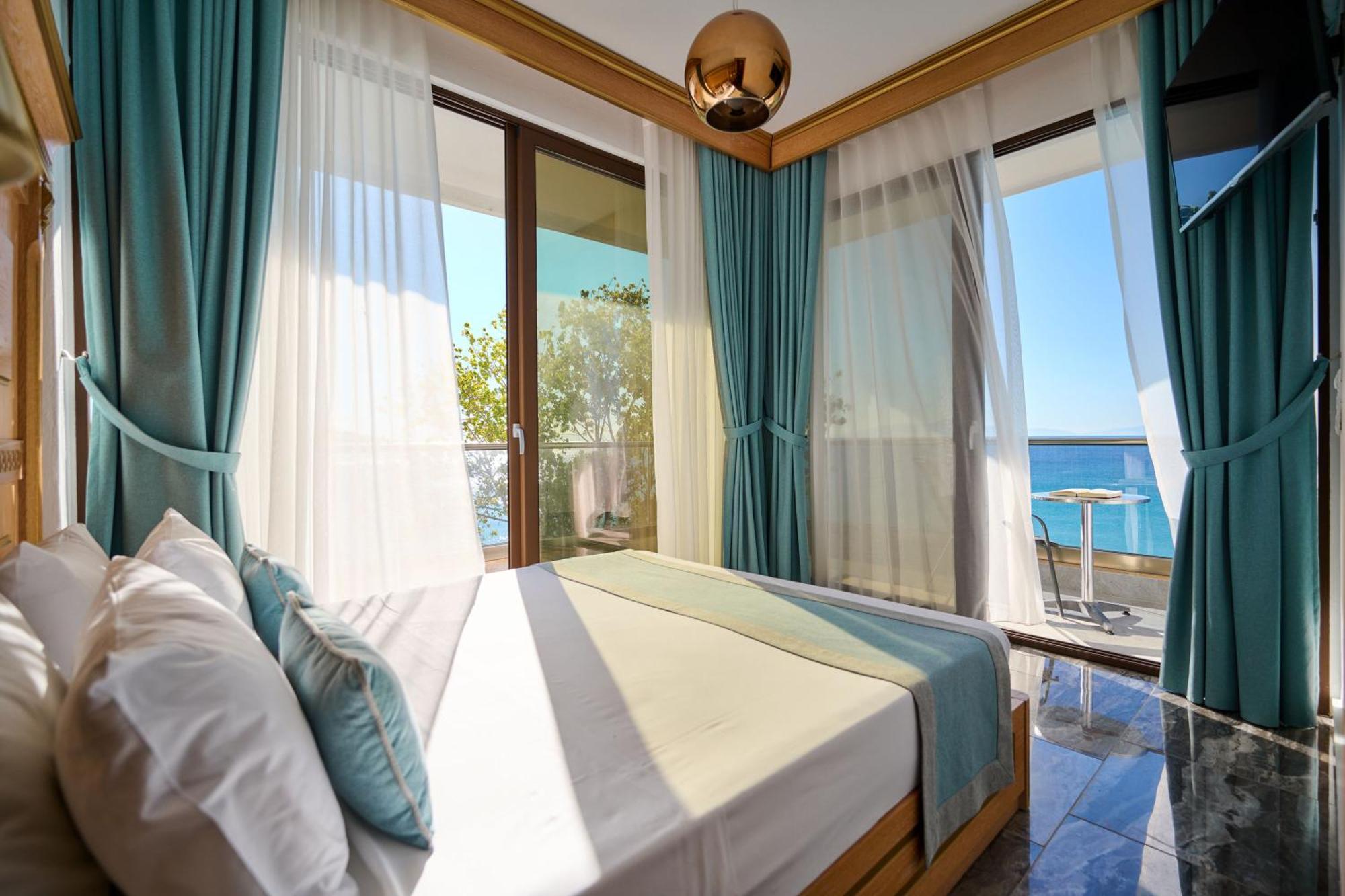 Evlogia Hotel Seafront And Anex By Greek Pride Fourka Buitenkant foto